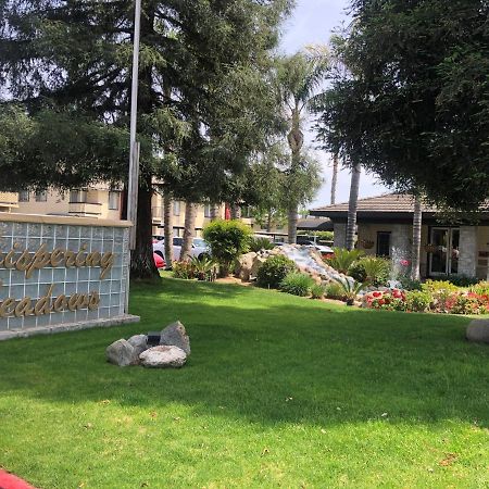 Whispering Meadows Apartments Bakersfield Exterior photo